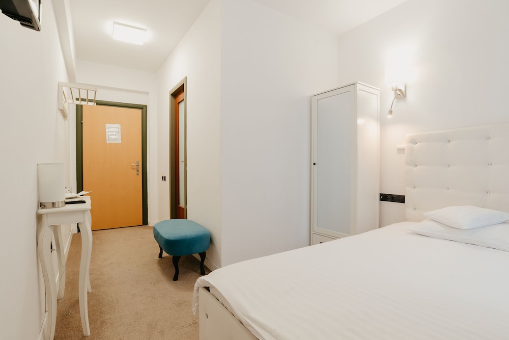 Fullton Hotel 11/50