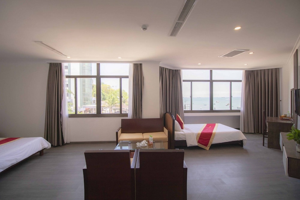 Vung Tau P T Hotel 19/44