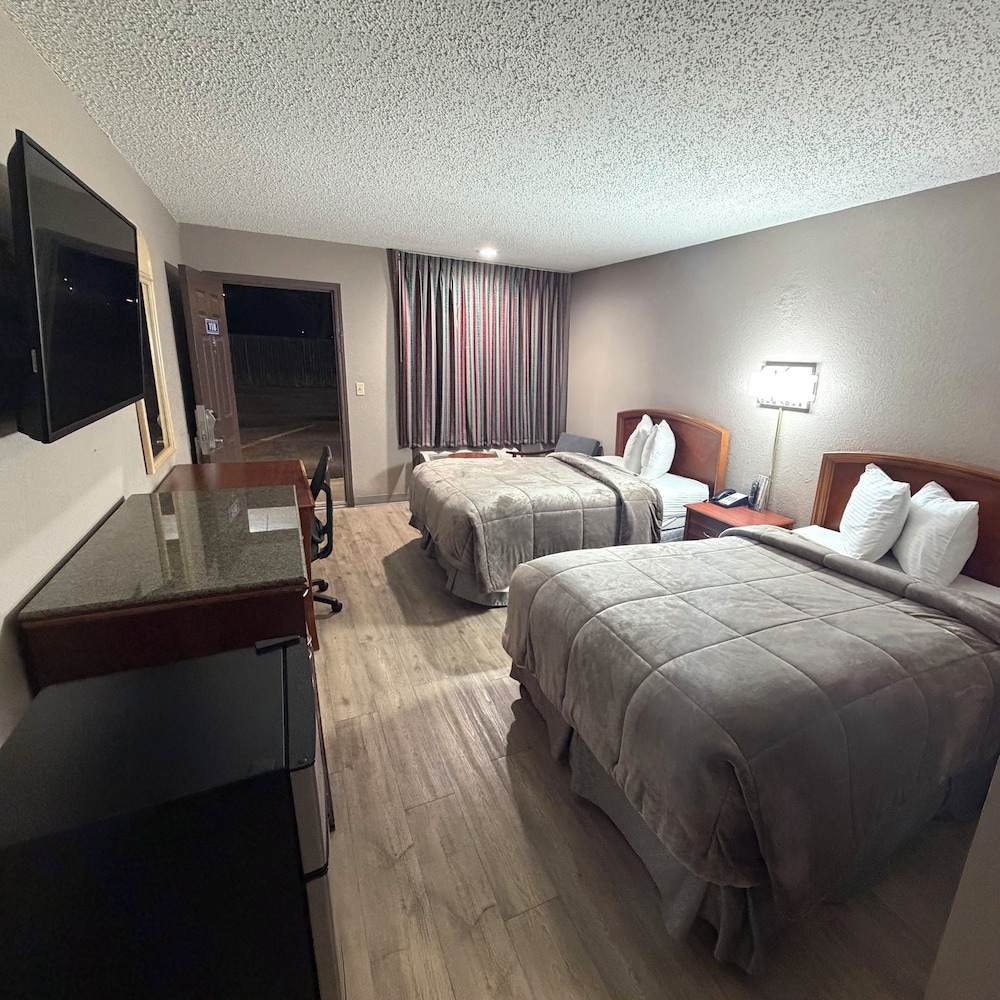 Colonial Inn 21/47
