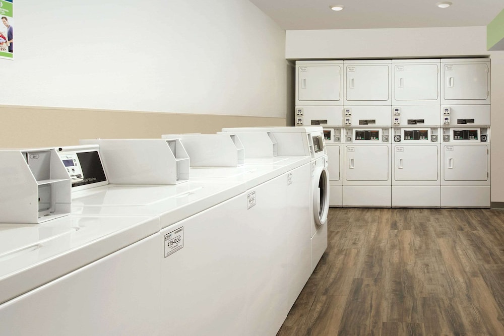 Extended Stay America - Select Suites Orlando - Airport 34/57