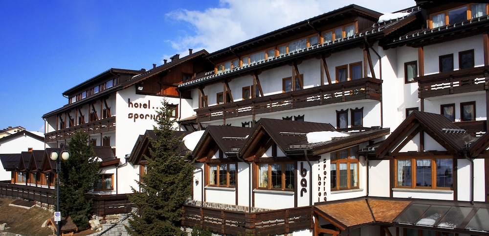 Sporting Hotel 4/50
