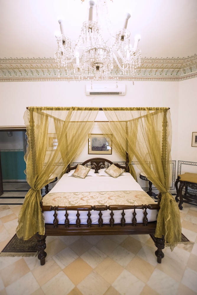 ALSISAR HAVELI 63/73