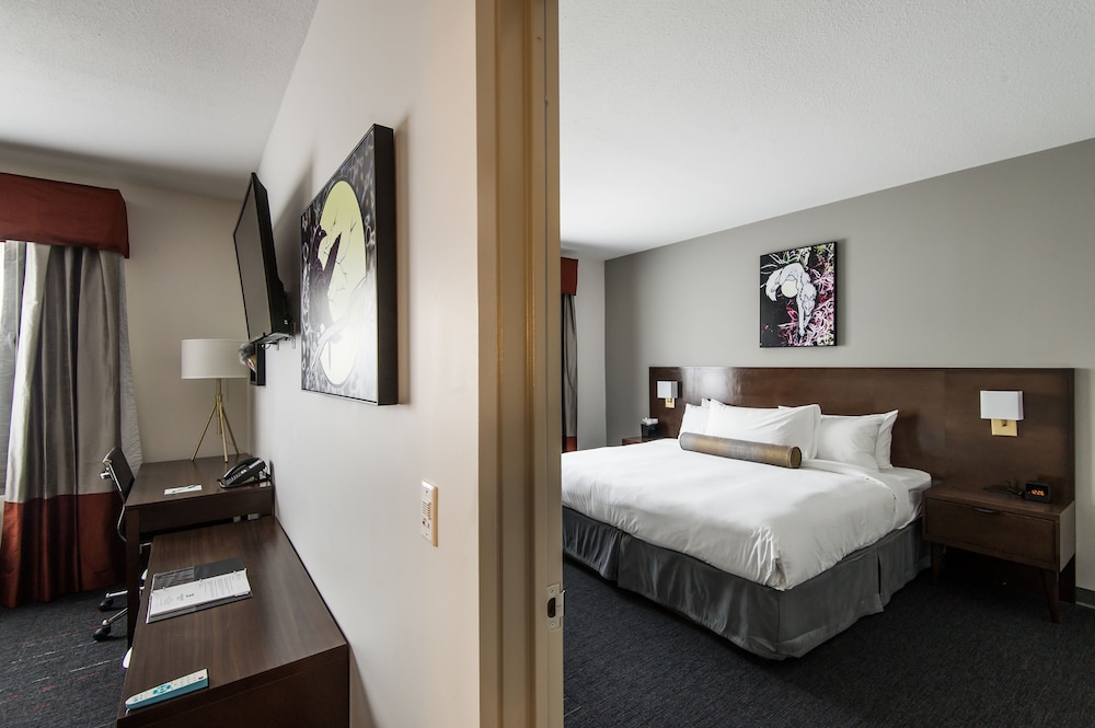 Edgewater Hotel 27/66