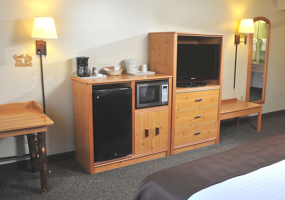 AmericInn by Wyndham Oswego 16/39