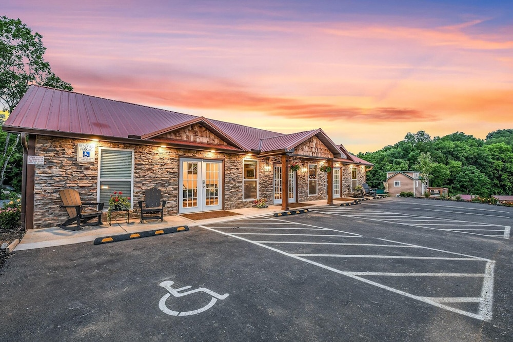 Sojourn Lodging 45/53