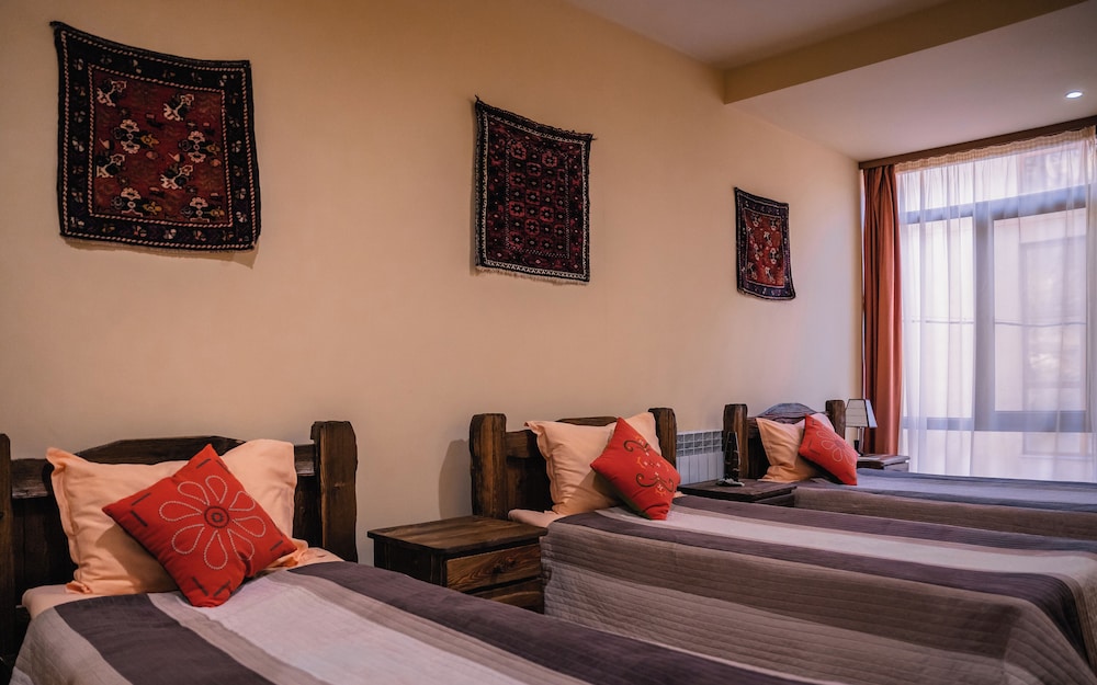 Silk Road Hotel 31/49