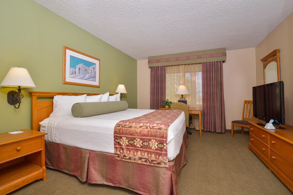 Best Western Plus King's Inn & Suites 11/37