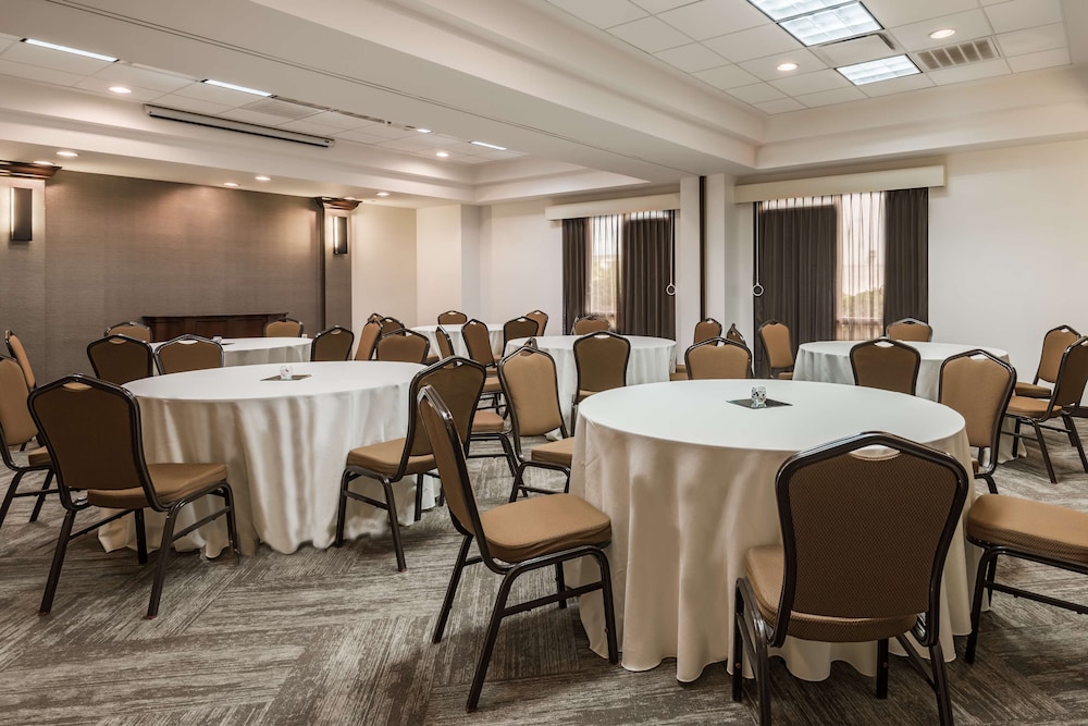 Hyatt Place Rogers / Bentonville 43/49