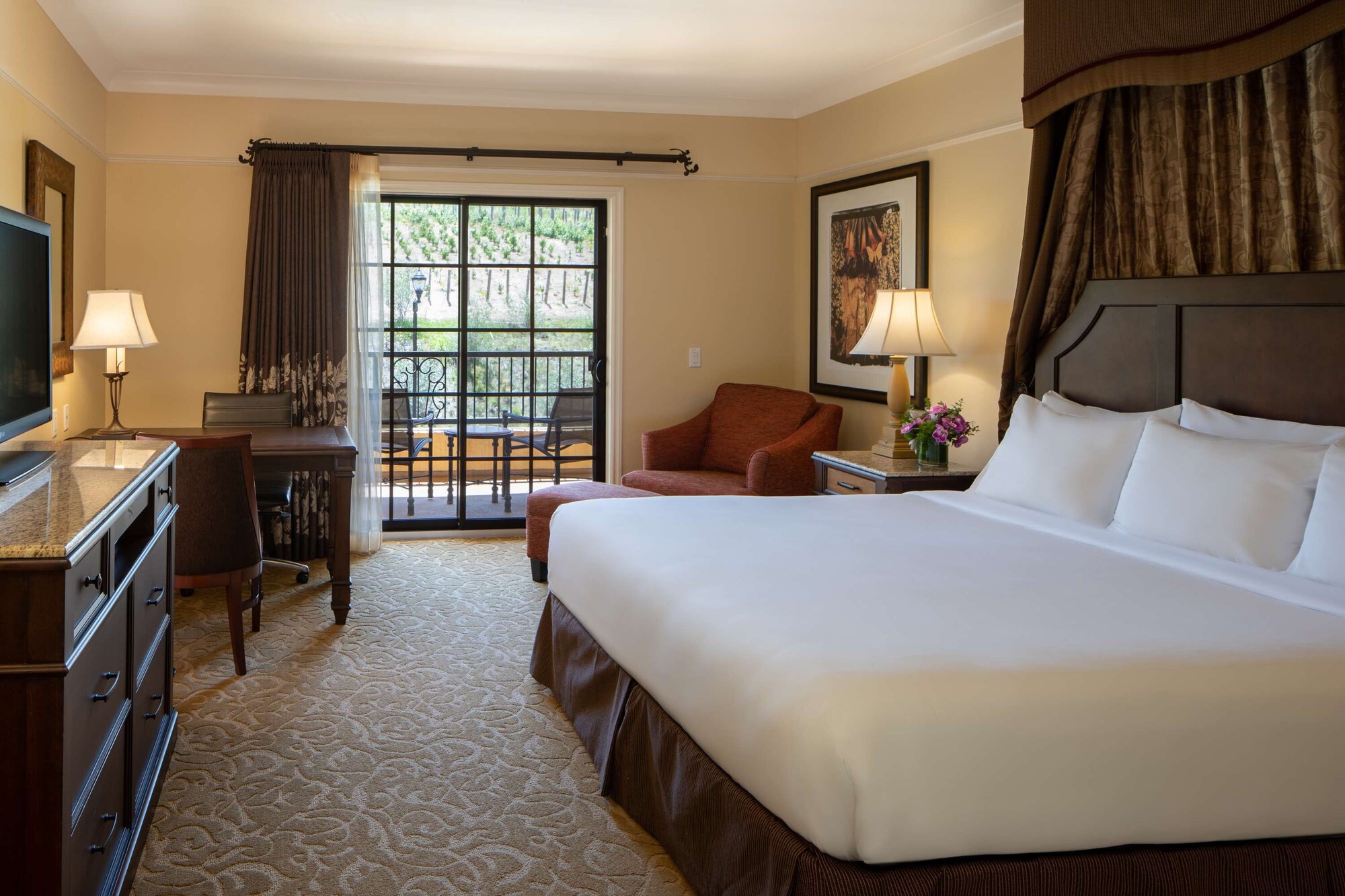 Vineyard, King Bed