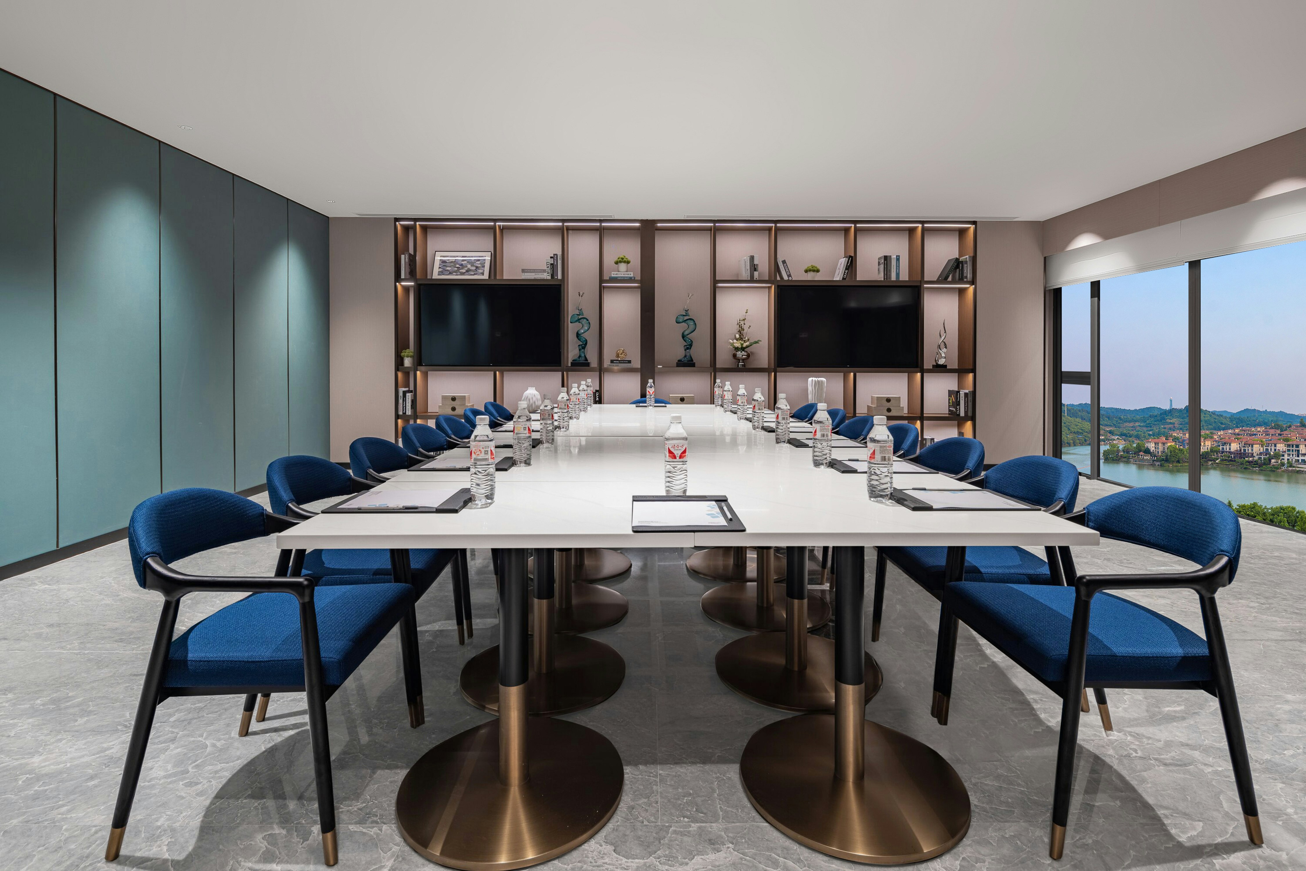 Hilton Garden Inn Yichang Yiling 37/41
