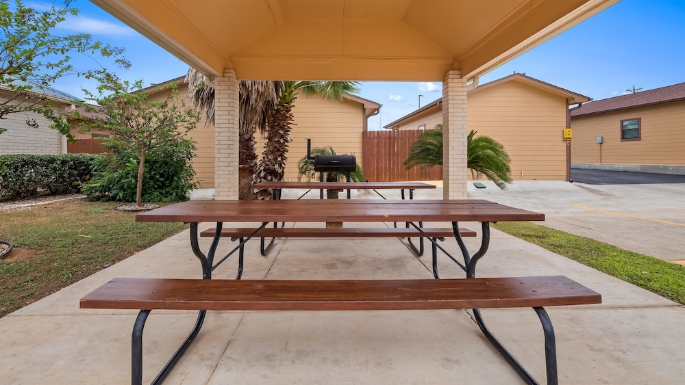 Best Western Regency Inn and Suites 6/22