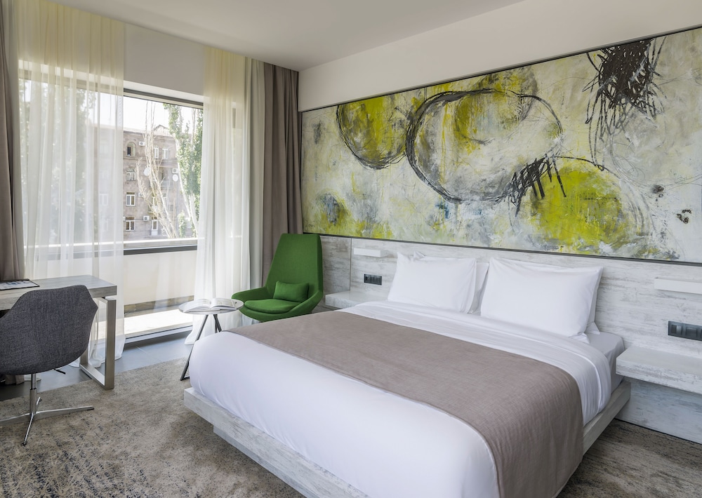 Messier 53 Hotel Yerevan 15/50