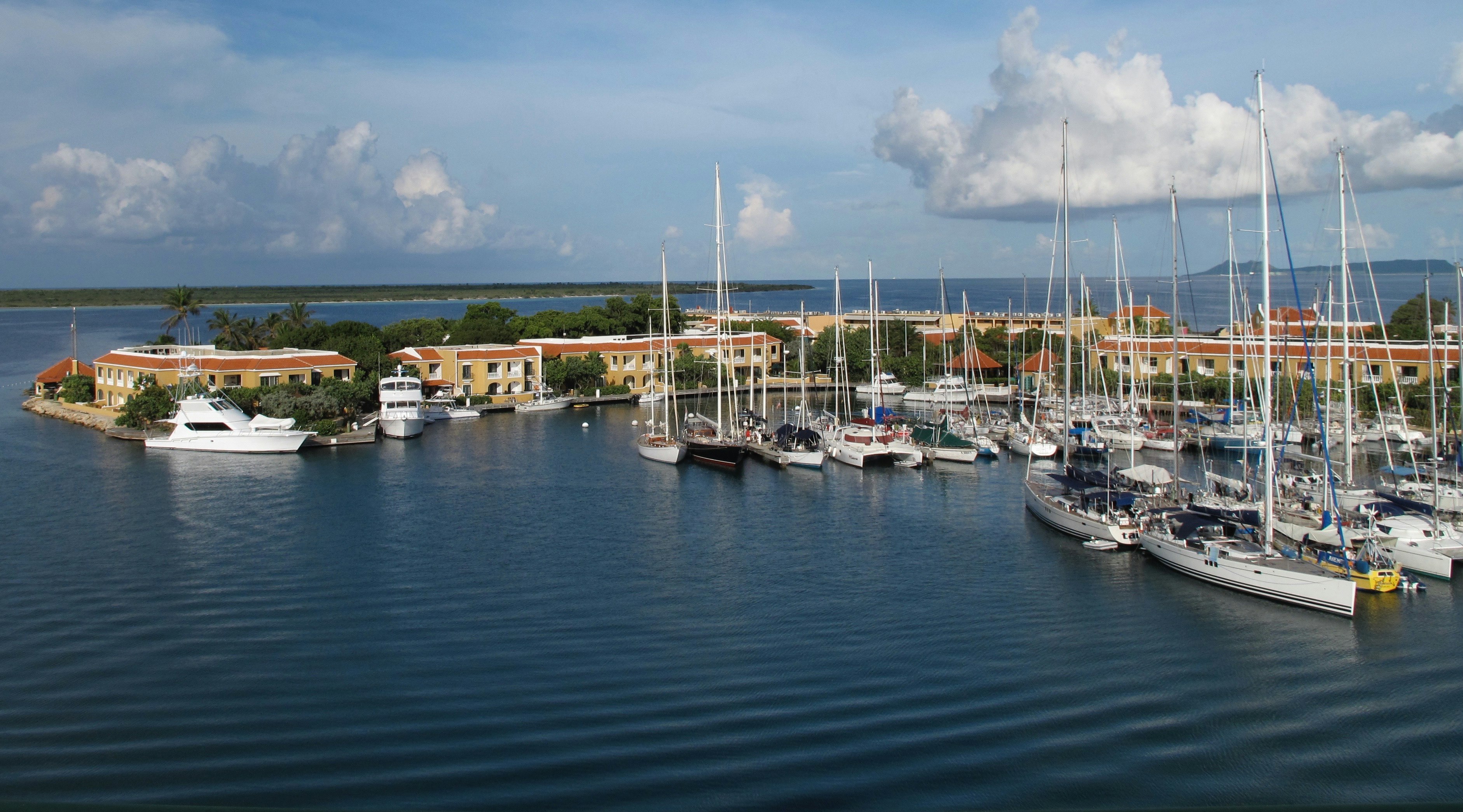 Harbour Village Beach Club 53/75