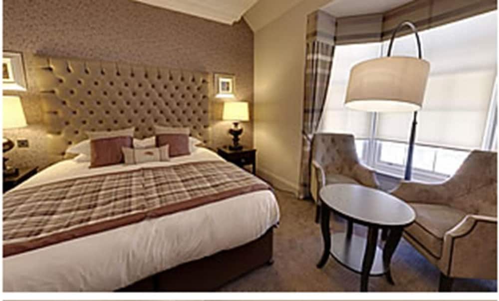 Dumfries Arms Hotel 2/19