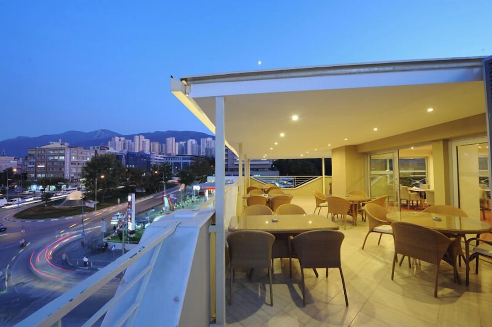 KARDES HOTEL 8/68