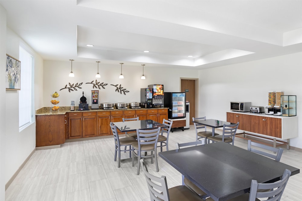 Best Western Plus Executive Hotel Suites 30/50