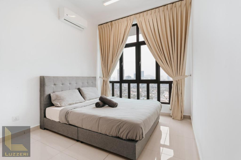 Iqram, Suite, King Bed, Direct City Center View