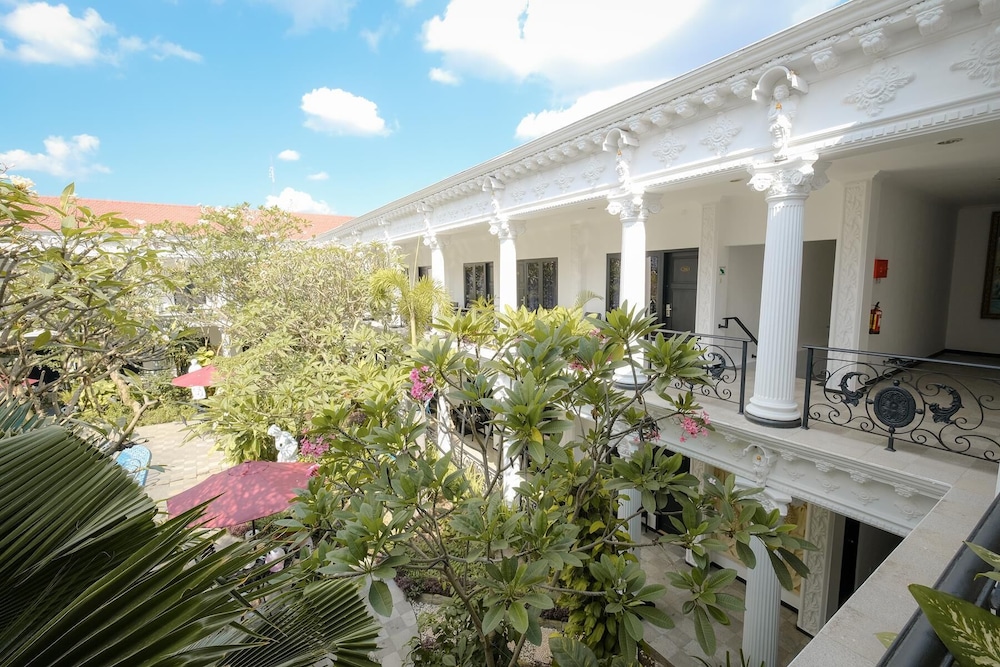 The Grand Palace Yogyakarta 10/84