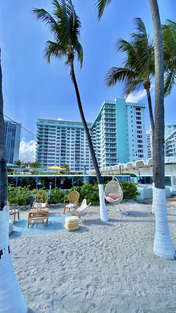 Seacoast by Miami Ambassadors 26/33