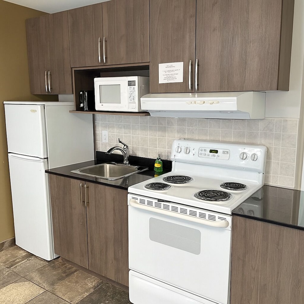 Travelodge by Wyndham Valleyview AB 41/51