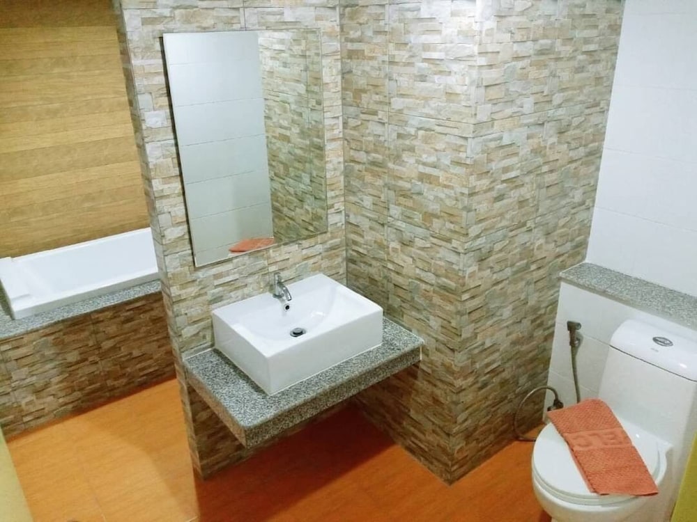 Sakura Boutique Hotel And Residence 34/38