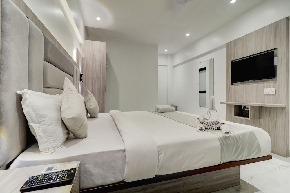 Hotel Kurla Residency 24/32