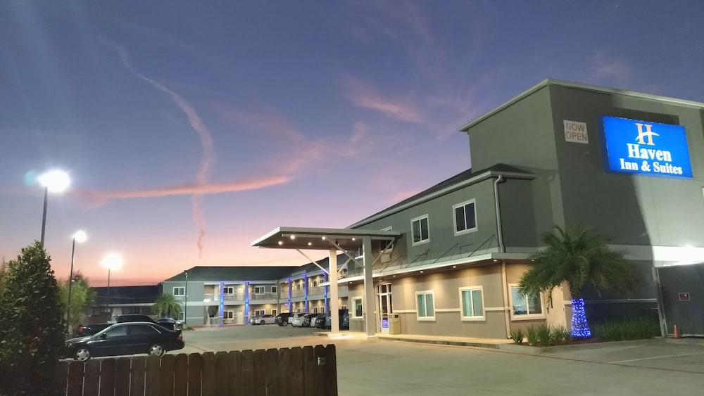 Haven Inn & Suites 3/63