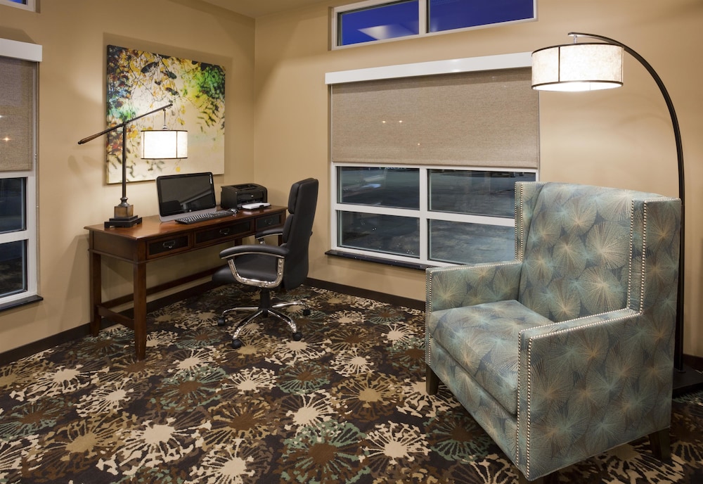 GrandStay Hotel and Suites 35/63