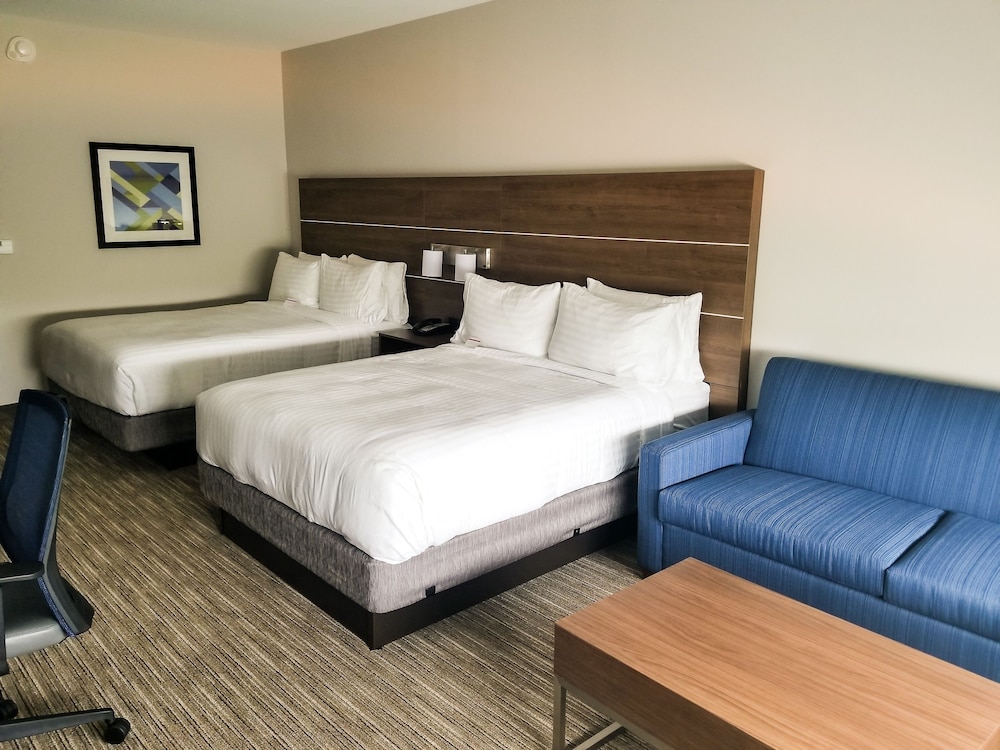 Holiday Inn Express Suites Charlotte Ne University Area 15/40