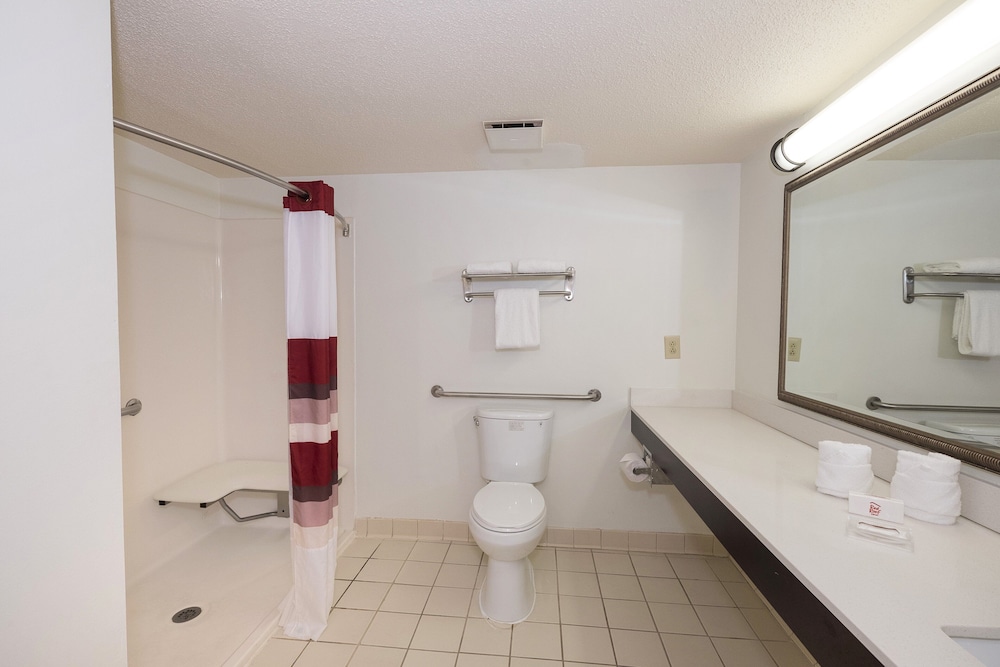Red Roof Inn & Suites Stafford, VA - Quantico 18/32