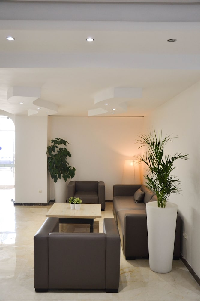 Azur Hotel 32/35