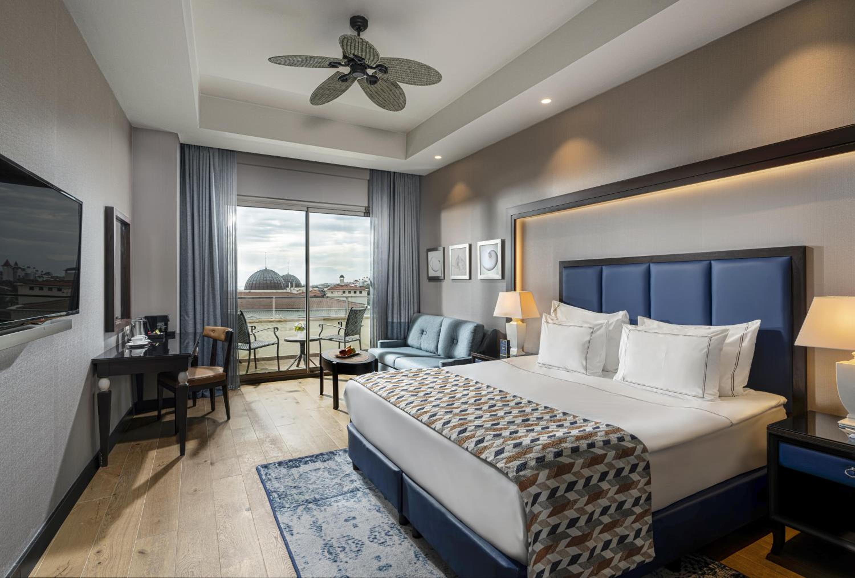 Superior, Double or Twin Bed, Lateral Side Sea View