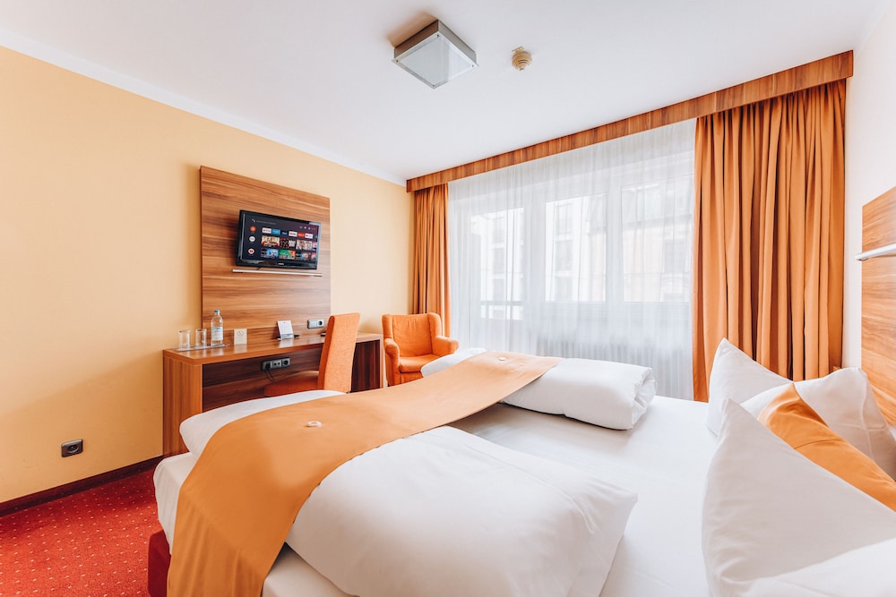 HOTEL ISARTOR 30/69