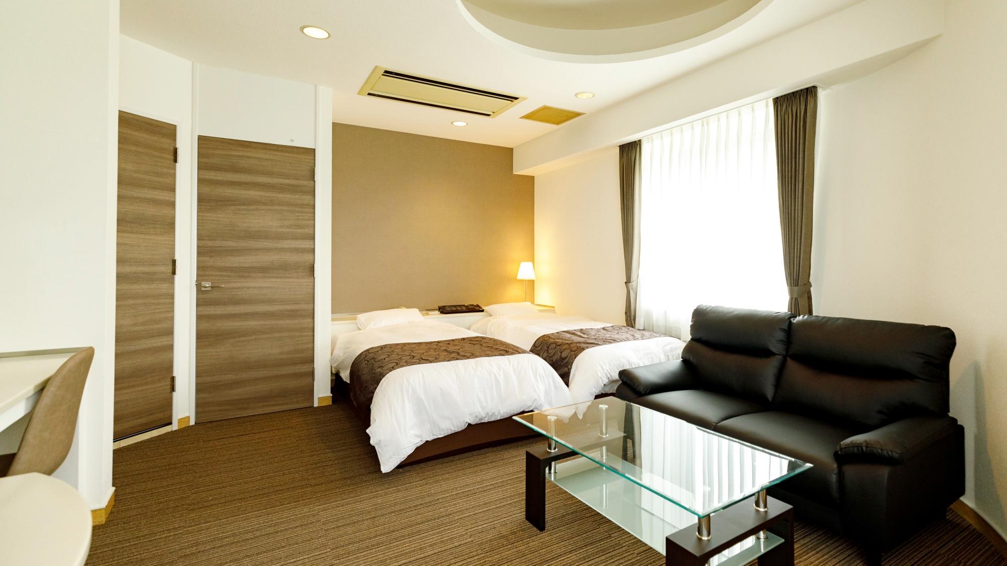 Moderate, Twin Beds, Bay View, Ocean View, High Floor