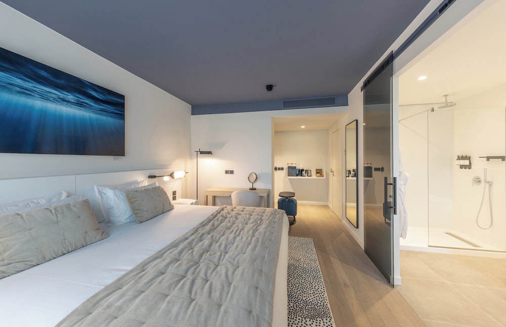 غرفة قياسية بسريرين منفصلين بإطلالة على الجبل والمدينة، Indigo Cagnes Sur Mer 2/10