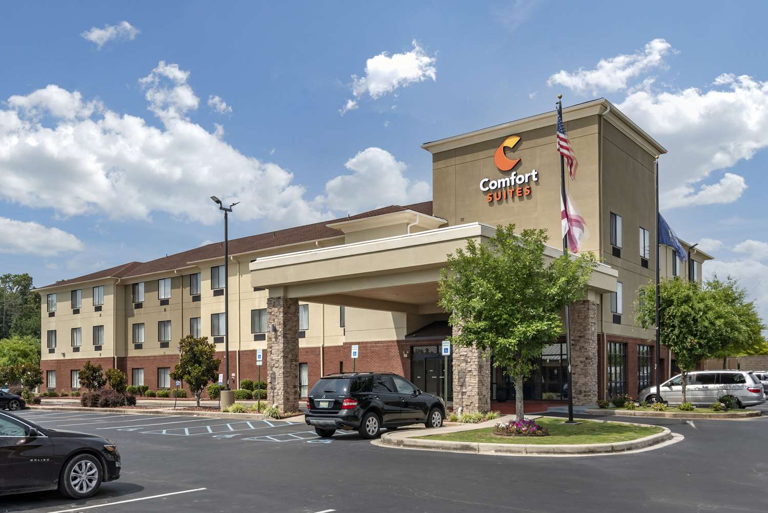 Comfort Suites Pell City near Logan Martin Lake 34/39