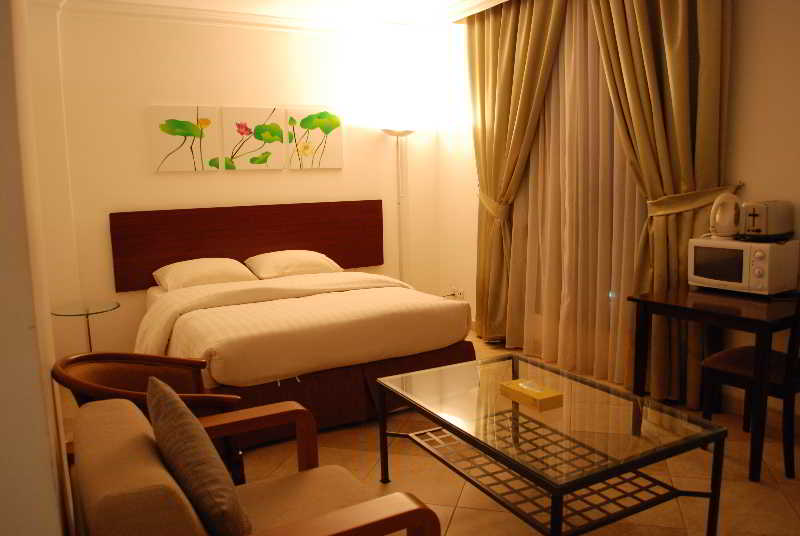 Times Square Suite 17/34