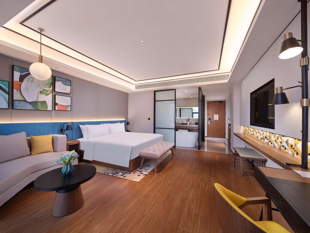 Hilton Garden Inn Jinzhou Central Street 34/44