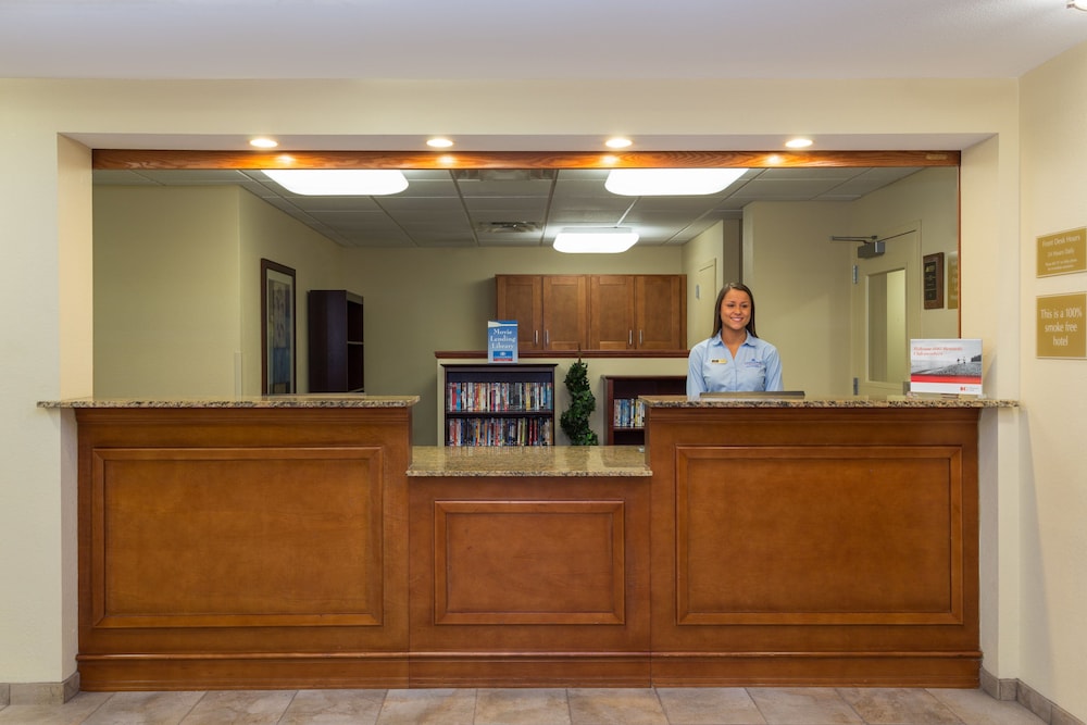 Candlewood Suites Tallahassee 7/44
