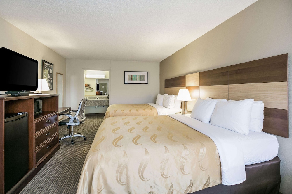 Quality Inn & Suites near Lake Eufaula 16/41