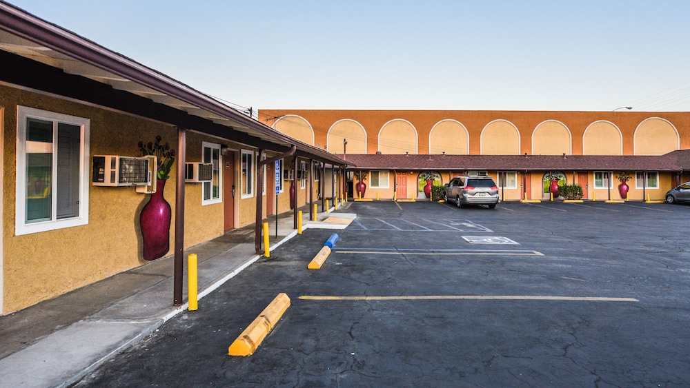 Casa Bell Motel Los Angeles Lax Airport 5/25