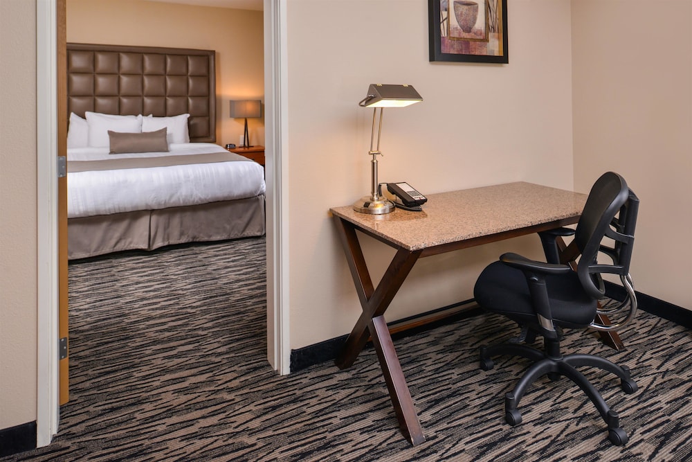 Best Western Plus Mountain View Auburn Inn 36/38