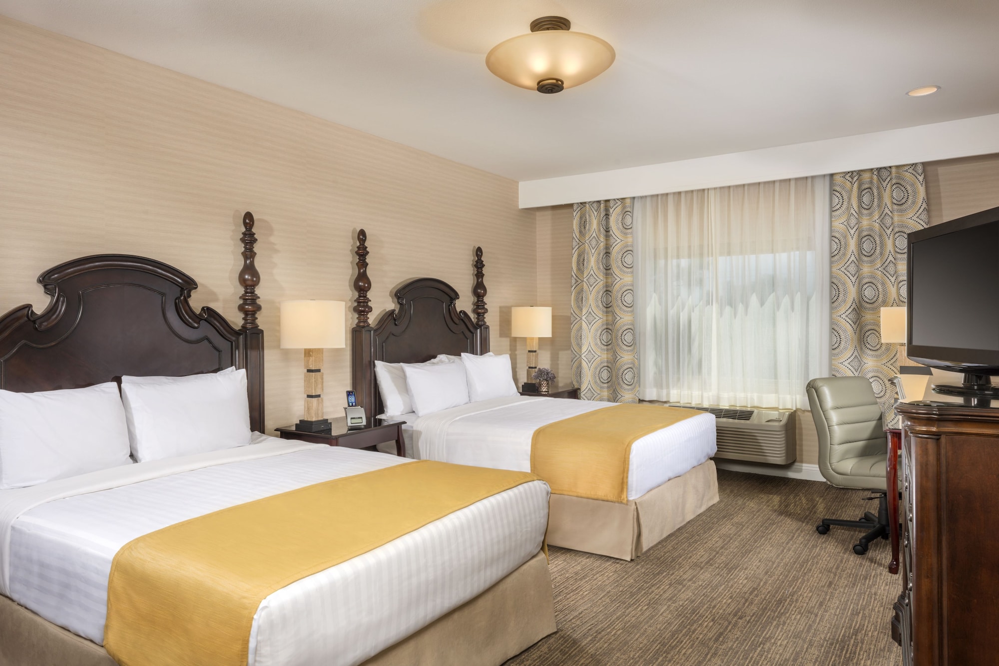 ROOM, QUEEN BED, SOFA, ACCESSIBLE