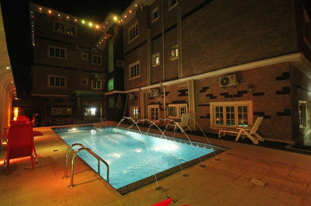 Eterno Hotels Limited 16/32