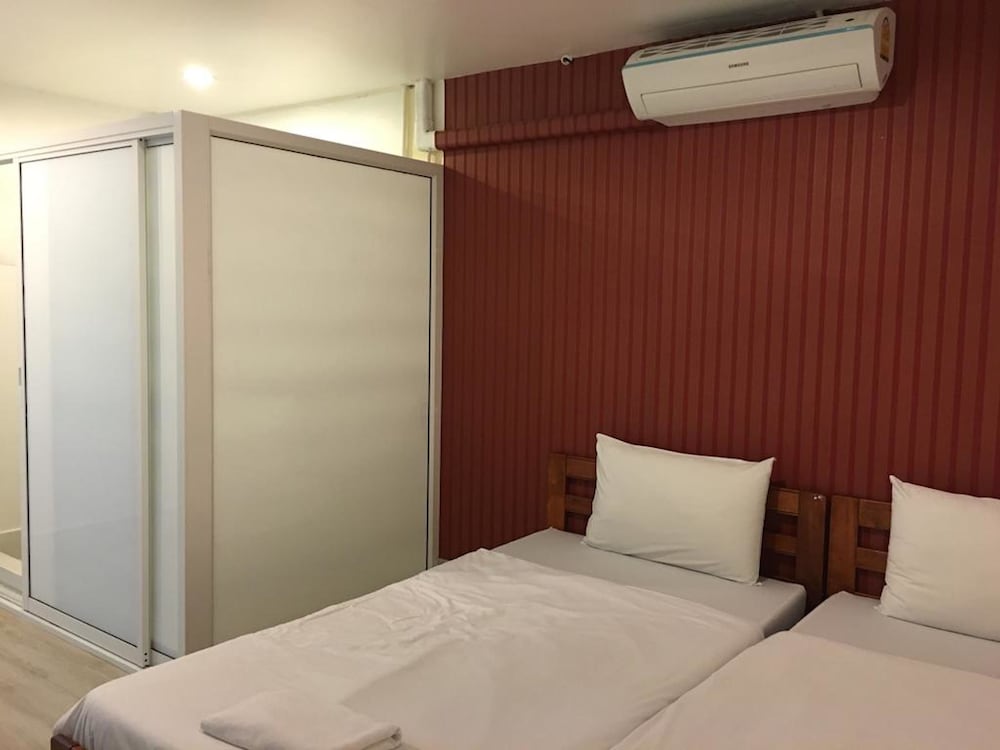 Sandee Room 17/50