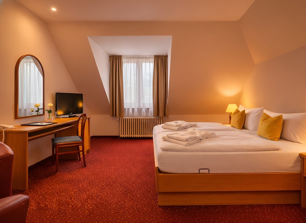 Lazensky hotel Pyramida I 46/90