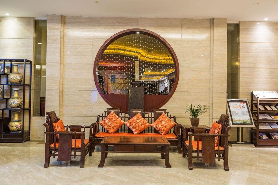 Oriental Hotel Tong Xiang 16/18
