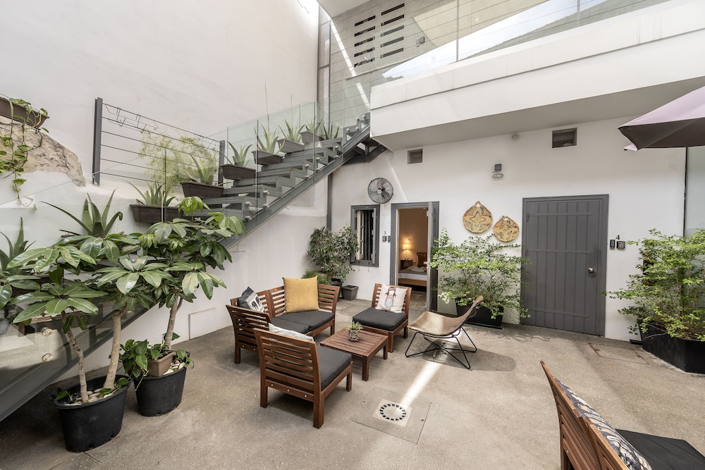 Edem Traditional House 27/32