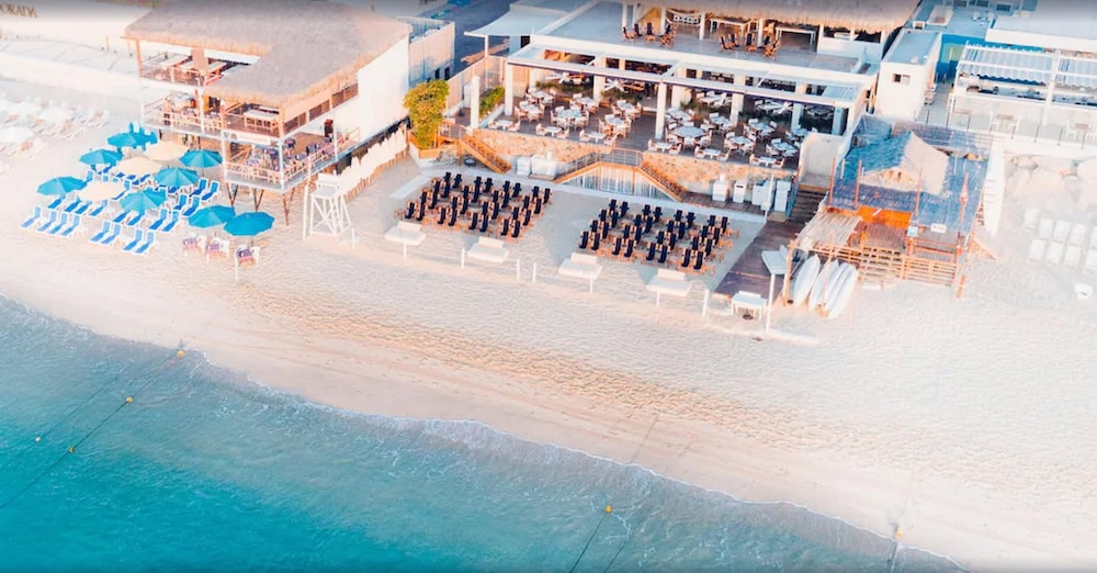 Bahia Hotel and Beach House 67/76
