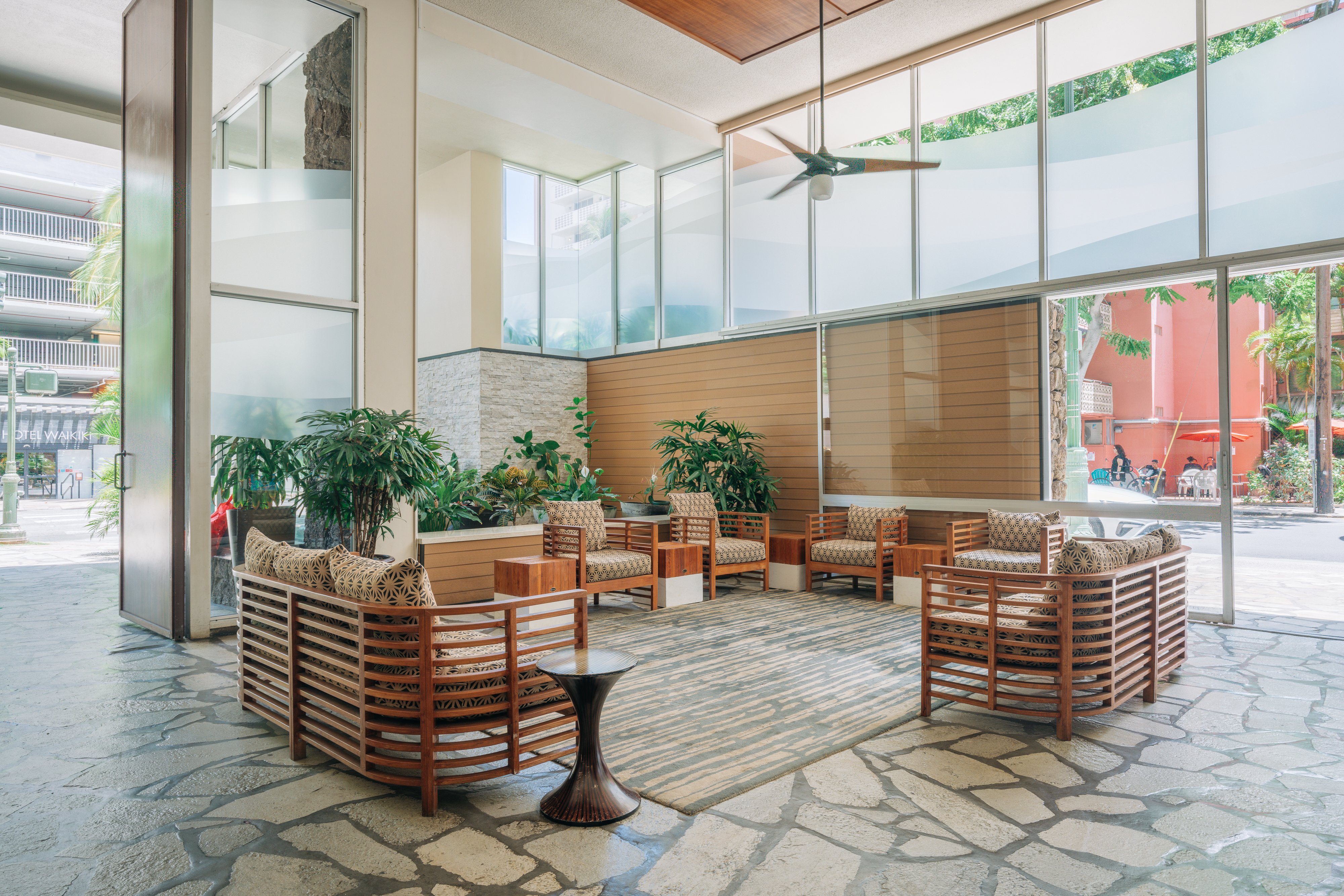 Pacific Monarch Hotel 14/73